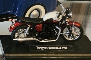 Welly Triumph Bonneville T100 Model 4891761196639